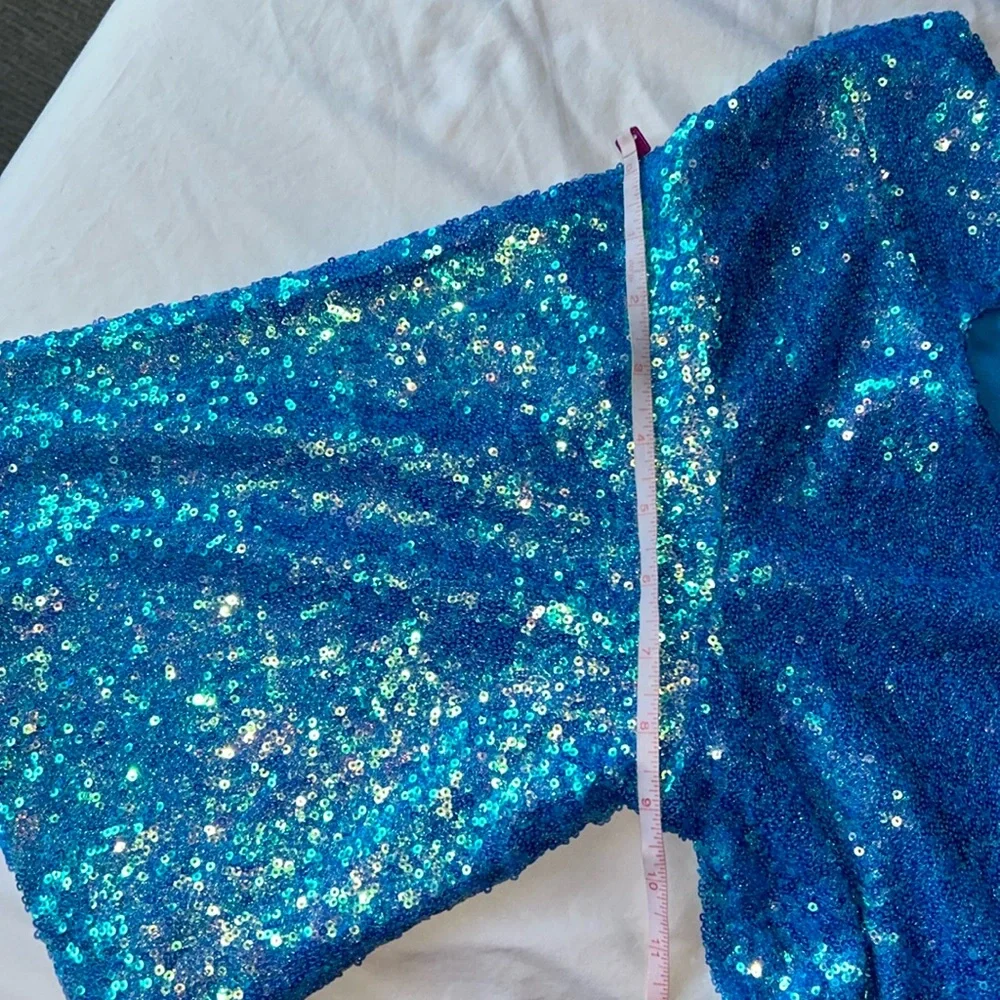 Lily White | Womens Blue Sequin Crop Top w/ Lining & Keyhole Cutout - Size XL - Picture 10 of 12